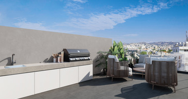 Spacious 2-Bedroom Top-Floor Apartment with Private Roof Garden in Mesa Geitonia, Limassol