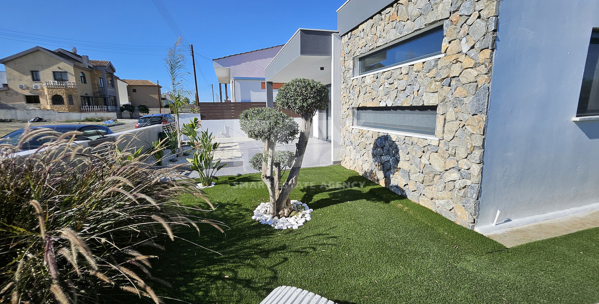 For rent Modern Furnished Detached Two Bedroom Bungalow with Pool in Trachoni