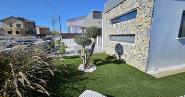 For rent Modern Furnished Detached Two Bedroom Bungalow with Pool in Trachoni