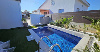 For rent Modern Furnished Detached Two Bedroom Bungalow with Pool in Trachoni