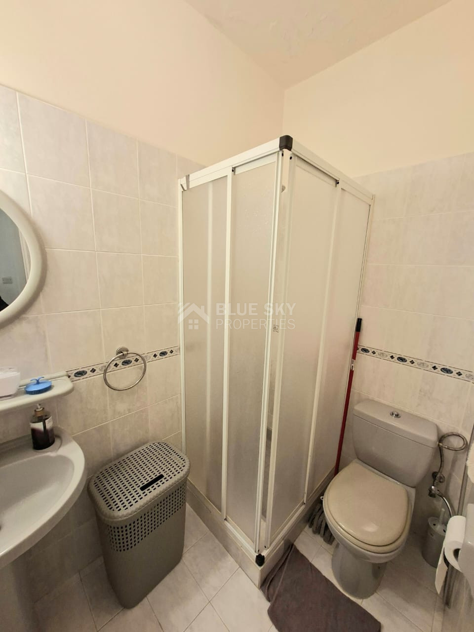 For sale Bedroom Apartment for Sale in Universal Paphos | Pool | Walk to Beach | Fully Furnished