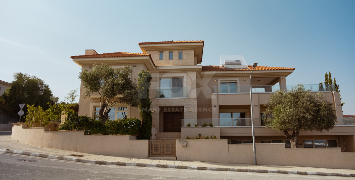 Exclusive Seven-Bedroom Luxury Villa for Rent in Germasogeia