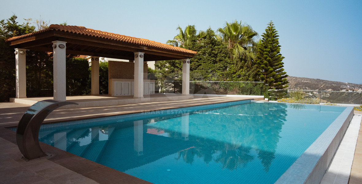 Exclusive Seven-Bedroom Luxury Villa for Rent in Germasogeia