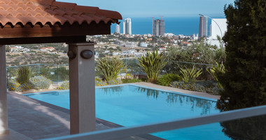 Exclusive Seven-Bedroom Luxury Villa for Rent in Germasogeia