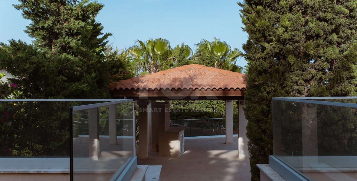 Exclusive Seven-Bedroom Luxury Villa for Rent in Germasogeia
