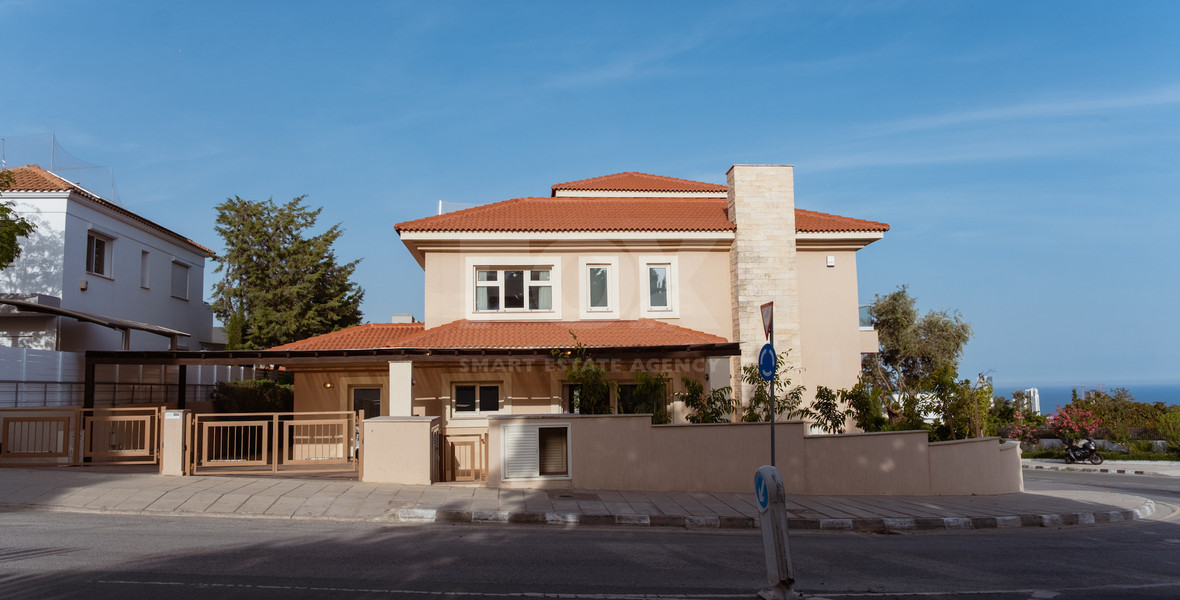 Exclusive Seven-Bedroom Luxury Villa for Rent in Germasogeia