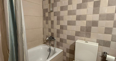 Four bedroom ground floor house in Pano Polemidia for rent , Limassol