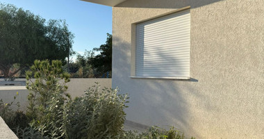 Four bedroom ground floor house in Pano Polemidia for rent , Limassol