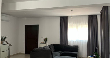 Four bedroom ground floor house in Pano Polemidia for rent , Limassol
