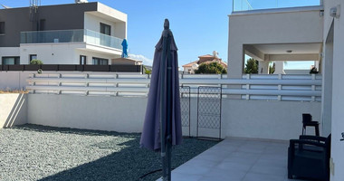 Four bedroom ground floor house in Pano Polemidia for rent , Limassol