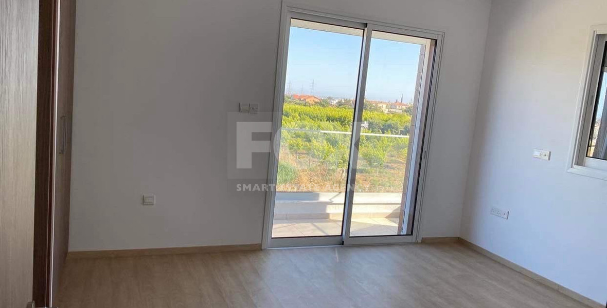 Four bedroom ground floor house in Pano Polemidia for rent , Limassol