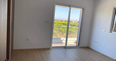 Four bedroom ground floor house in Pano Polemidia for rent , Limassol