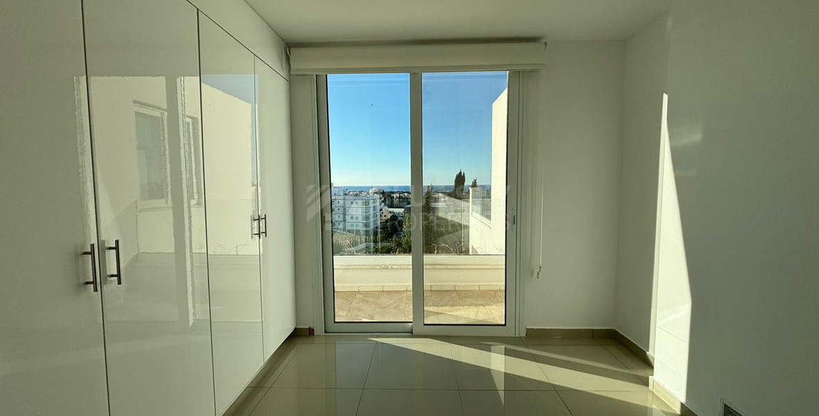 Stunning Penthouse in Pafos center for rent