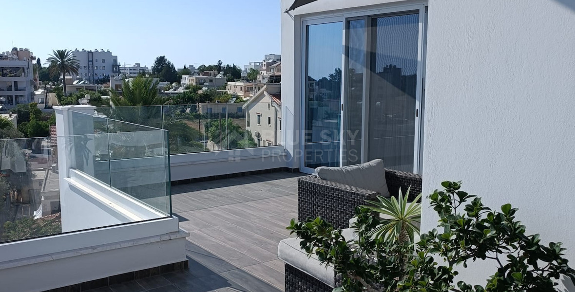 Stunning Penthouse in Pafos center for rent