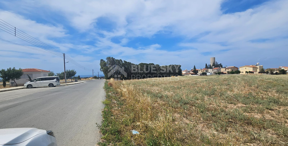 Buy a Three-Bedroom Villa in Geroskipou – Contemporary Design and Outdoor Living