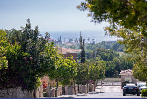 Great offer for sale,  two Bedroom Apartment fully furnished with Sea Views in Chloraka, Paphos.