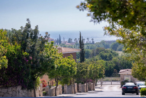 Great offer for sale,  two Bedroom Apartment fully furnished with Sea Views in Chloraka, Paphos.