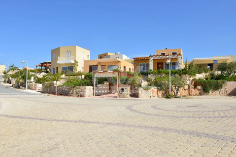 Great offer for sale,  two Bedroom Apartment fully furnished with Sea Views in Chloraka, Paphos.