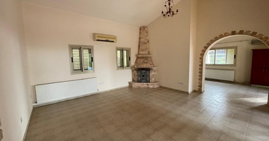 Spacious Sea View villa with private swimming pool for rent , in Mesogi , Paphos