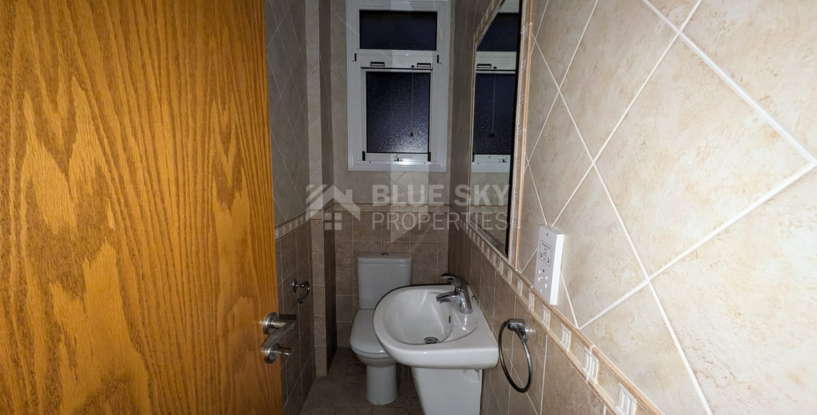 Fully Furnished Top Floor Apartment in Pafos, for rent