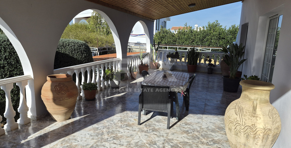 Modern  three Bedroom Apartment in Spacious Peyia Area, for rent