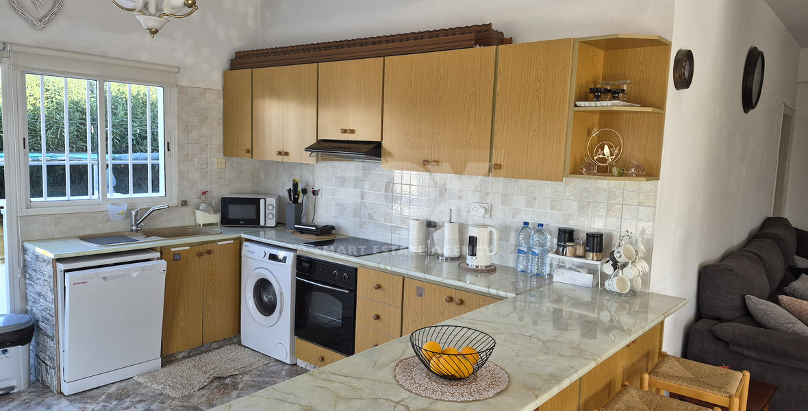 Modern  three Bedroom Apartment in Spacious Peyia Area, for rent