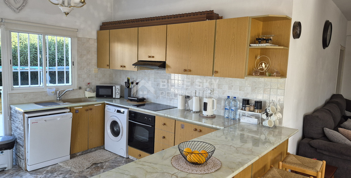 Modern  three Bedroom Apartment in Spacious Peyia Area, for rent