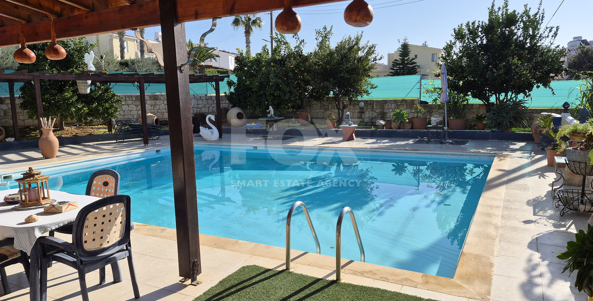 Modern  three Bedroom Apartment in Spacious Peyia Area, for rent