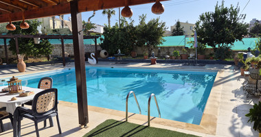 Modern  three Bedroom Apartment in Spacious Peyia Area, for rent