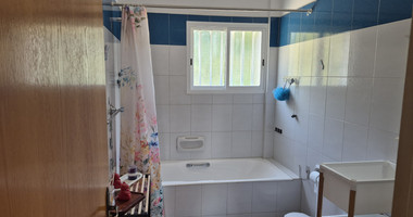 Modern  three Bedroom Apartment in Spacious Peyia Area, for rent