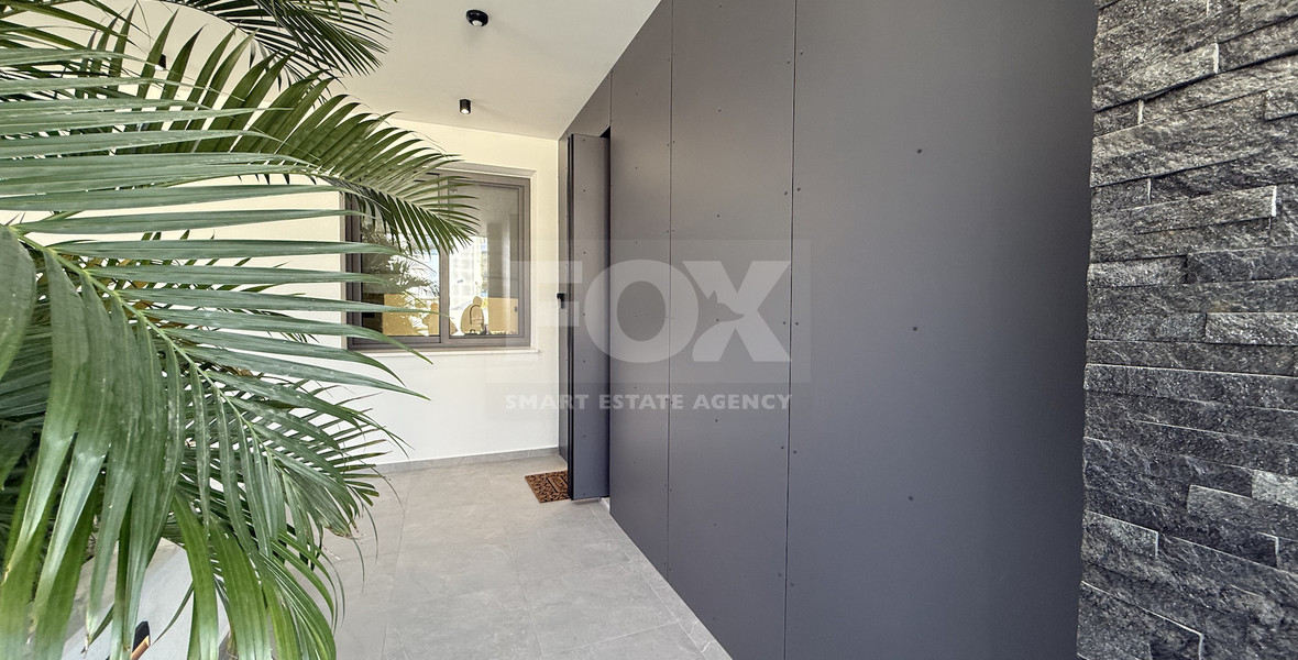 RENT LUXURY FURNISHED 4 BEDROOM BUNGALOW FULLY EQUIPPED THROUGHOUT WITH LARGE SWIMMING POOL AND BBQ AREAS.