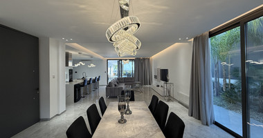 RENT LUXURY FURNISHED 4 BEDROOM BUNGALOW FULLY EQUIPPED THROUGHOUT WITH LARGE SWIMMING POOL AND BBQ AREAS.