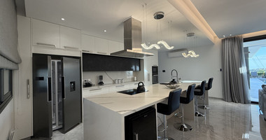 RENT LUXURY FURNISHED 4 BEDROOM BUNGALOW FULLY EQUIPPED THROUGHOUT WITH LARGE SWIMMING POOL AND BBQ AREAS.