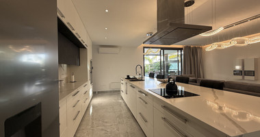 RENT LUXURY FURNISHED 4 BEDROOM BUNGALOW FULLY EQUIPPED THROUGHOUT WITH LARGE SWIMMING POOL AND BBQ AREAS.