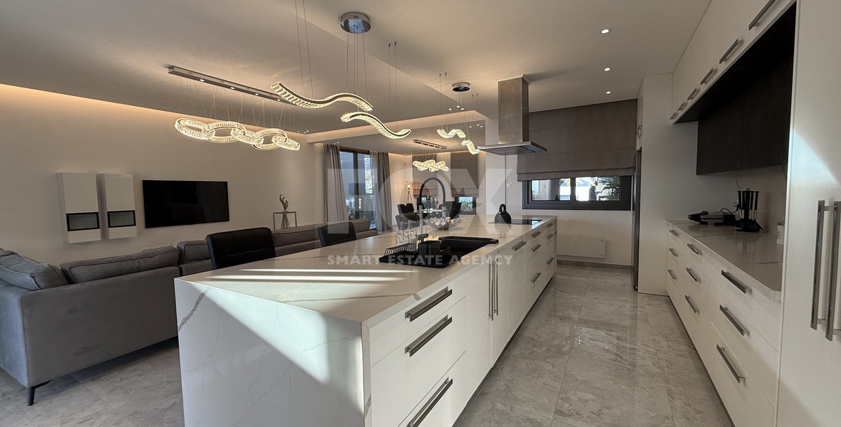 RENT LUXURY FURNISHED 4 BEDROOM BUNGALOW FULLY EQUIPPED THROUGHOUT WITH LARGE SWIMMING POOL AND BBQ AREAS.