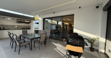 RENT LUXURY FURNISHED 4 BEDROOM BUNGALOW FULLY EQUIPPED THROUGHOUT WITH LARGE SWIMMING POOL AND BBQ AREAS.