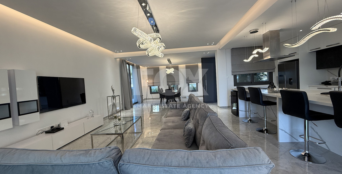 RENT LUXURY FURNISHED 4 BEDROOM BUNGALOW FULLY EQUIPPED THROUGHOUT WITH LARGE SWIMMING POOL AND BBQ AREAS.