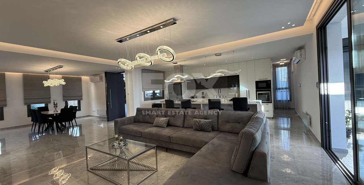 RENT LUXURY FURNISHED 4 BEDROOM BUNGALOW FULLY EQUIPPED THROUGHOUT WITH LARGE SWIMMING POOL AND BBQ AREAS.