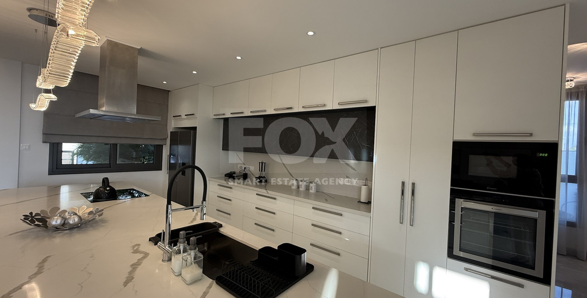 RENT LUXURY FURNISHED 4 BEDROOM BUNGALOW FULLY EQUIPPED THROUGHOUT WITH LARGE SWIMMING POOL AND BBQ AREAS.