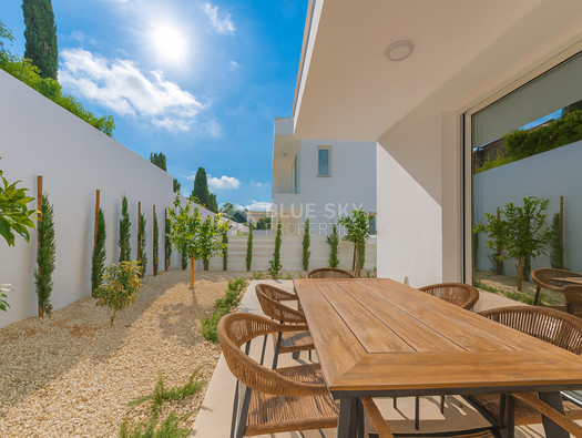 New Contemporary three bedroom Villas in Pegeia, Paphos with Gardens & Pool