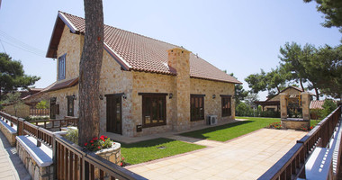 For sale Stunning Four-Bedroom Luxury House with Swimming Pool in Souni, Reduced 5% VAT