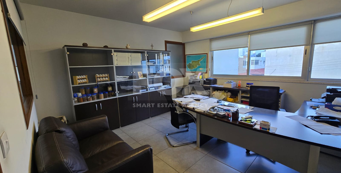 Spacious 500m2 Office in Tsiflikoudia For Rent