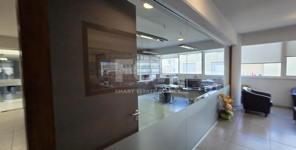 Spacious 500m2 Office in Tsiflikoudia For Rent