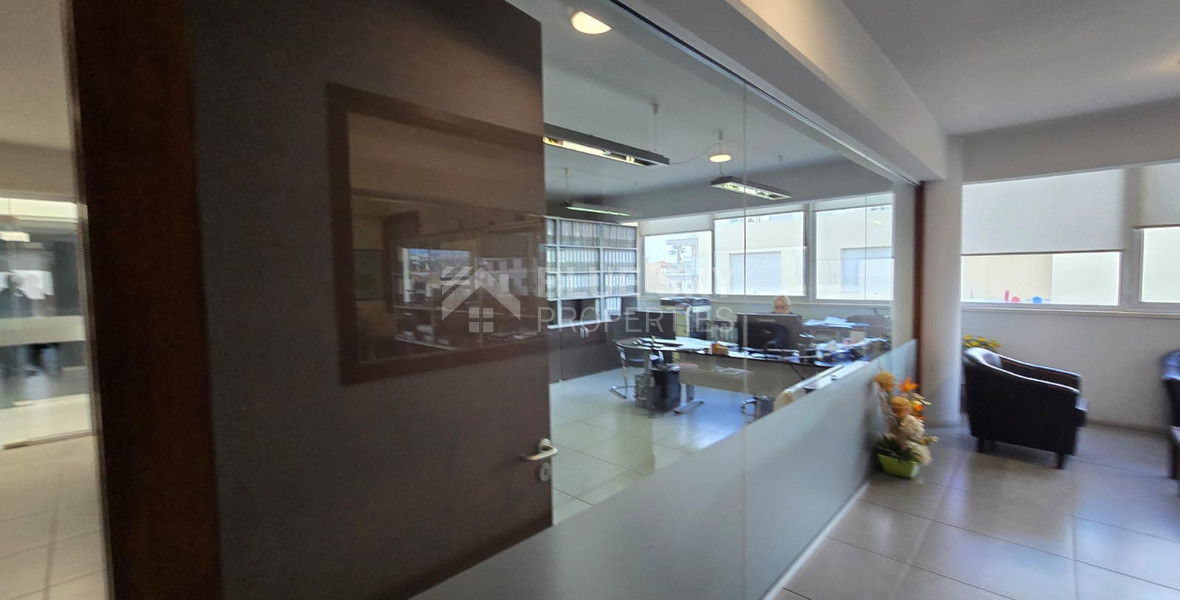 Spacious 500m2 Office in Tsiflikoudia For Rent