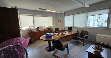 Spacious 500m2 Office in Tsiflikoudia For Rent