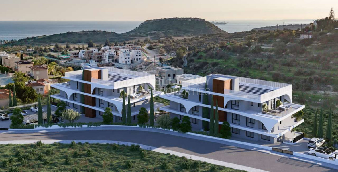 Spacious Four-Bedroom Penthouse with private Roof Garden Near Amathus, Limassol