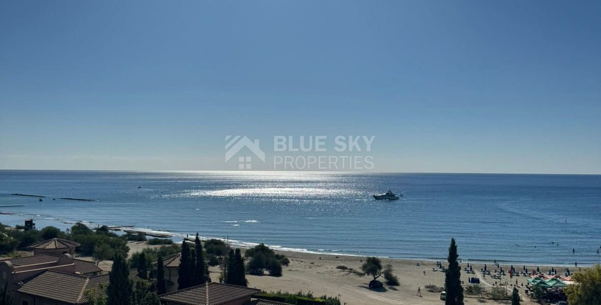 Prestigious two-bedroom apartment for sale in Pyrgos tourist area