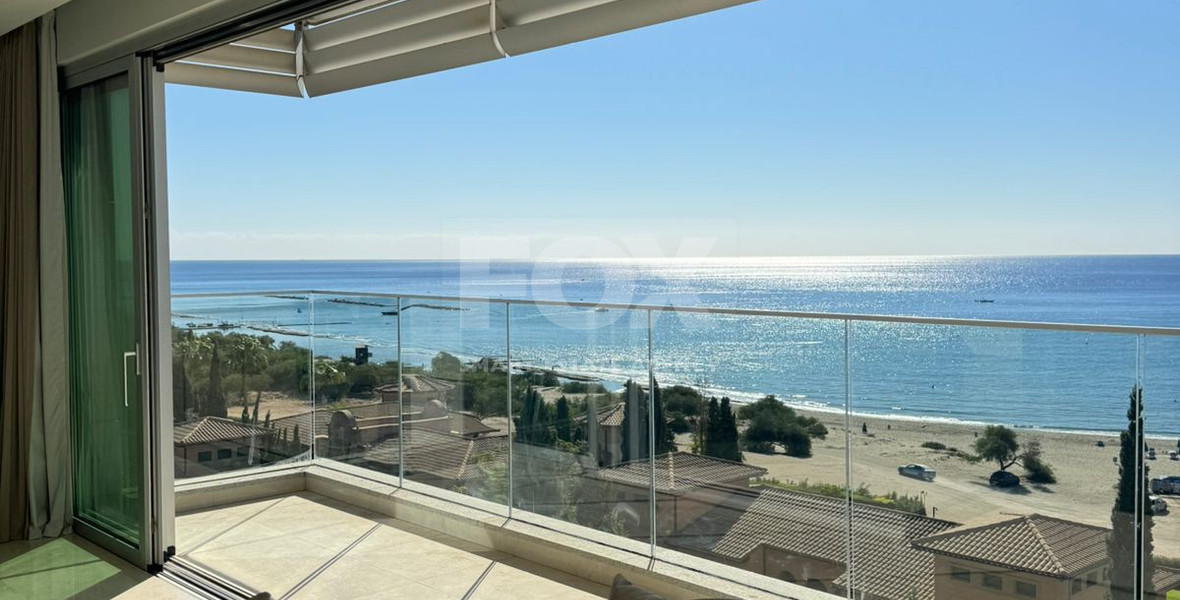 Prestigious two-bedroom apartment for sale in Pyrgos tourist area