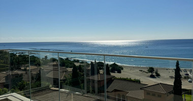 Prestigious two-bedroom apartment for sale in Pyrgos tourist area