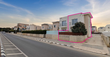 Paphos Semi-Detached two-Bed Home with Pool & Courtyard – Ideal Location, for sale